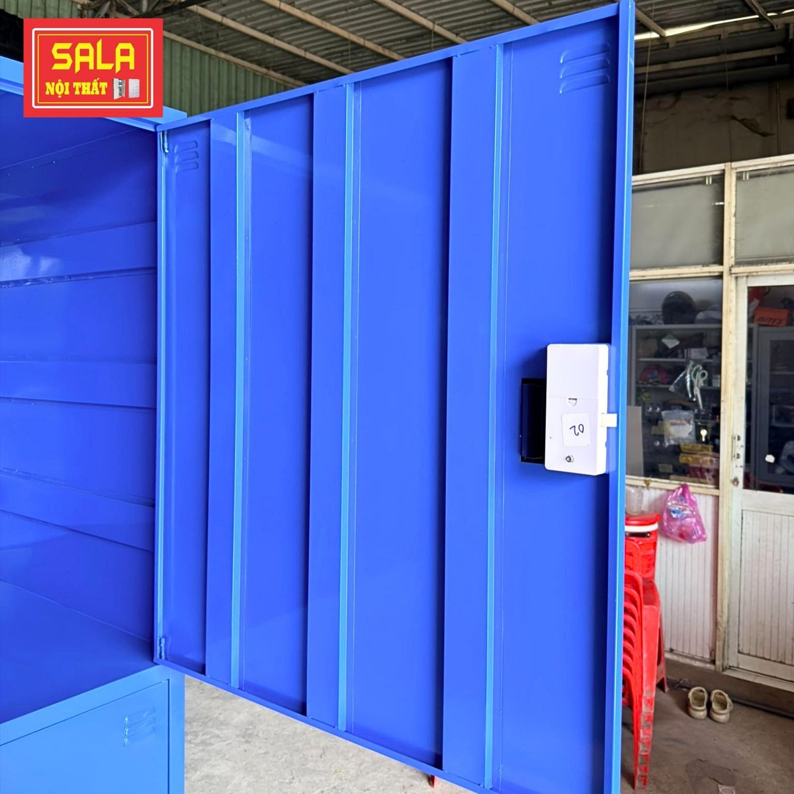 TỦ ĐỰNG VALI, DỤNG CỤ